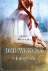 Dziewczyna z fotografii - zdjęcie