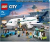LEGO City Samolot pasażerski 60367 - zdjęcie