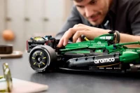 LEGO Technic Bolid F1® Aston Martin Aramco AMR25 42240, zdjęcie 13