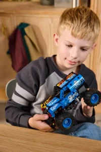 LEGO Technic Monster Jam™ Grave Digger™ Ogień i lód 42219, zdjęcie 10