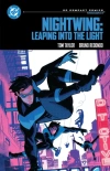 Nightwing. Leaping into the Light - zdjęcie