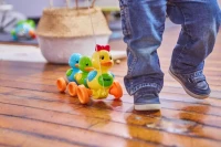 TOMY TOOMIES Wesołe drepczące kaczuszki E4613, zdjęcie 2