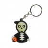 Świecący w ciemności halloweenowy brelok - zdjęcie