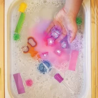 Glo Pals Kostki sensoryczne świecące w wodzie Abby Ulica Sezamkowa -zabawka, zdjęcie 3