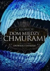 Dom między chmurami - zdjęcie