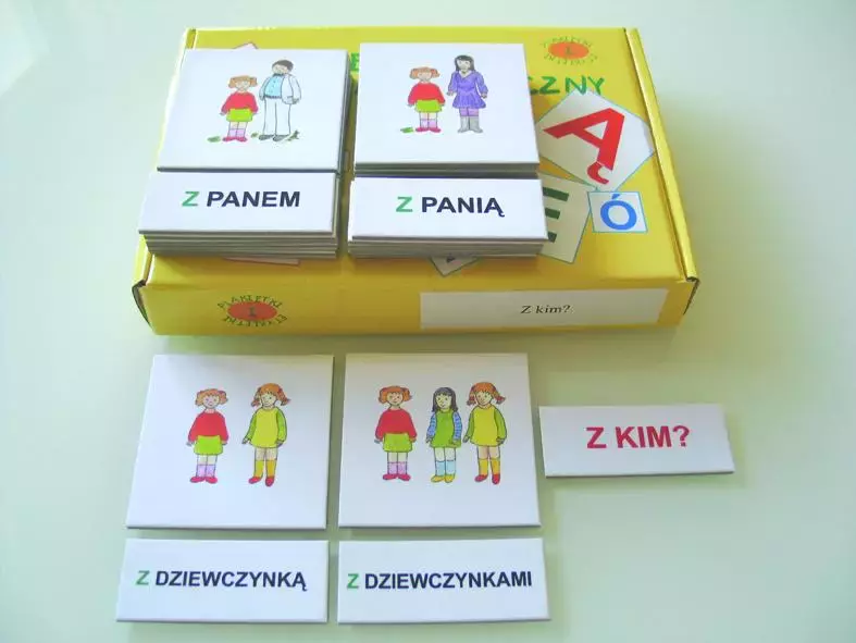 Zestaw dydaktyczny. Z kim? - Książki