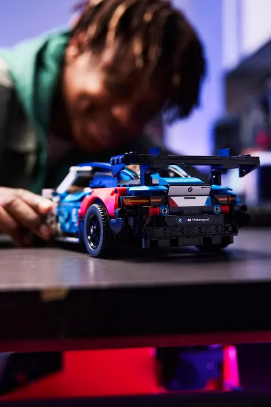 LEGO Technic Samochód wyścigowy BMW M4 GT3 EVO 42226 - Zabawki