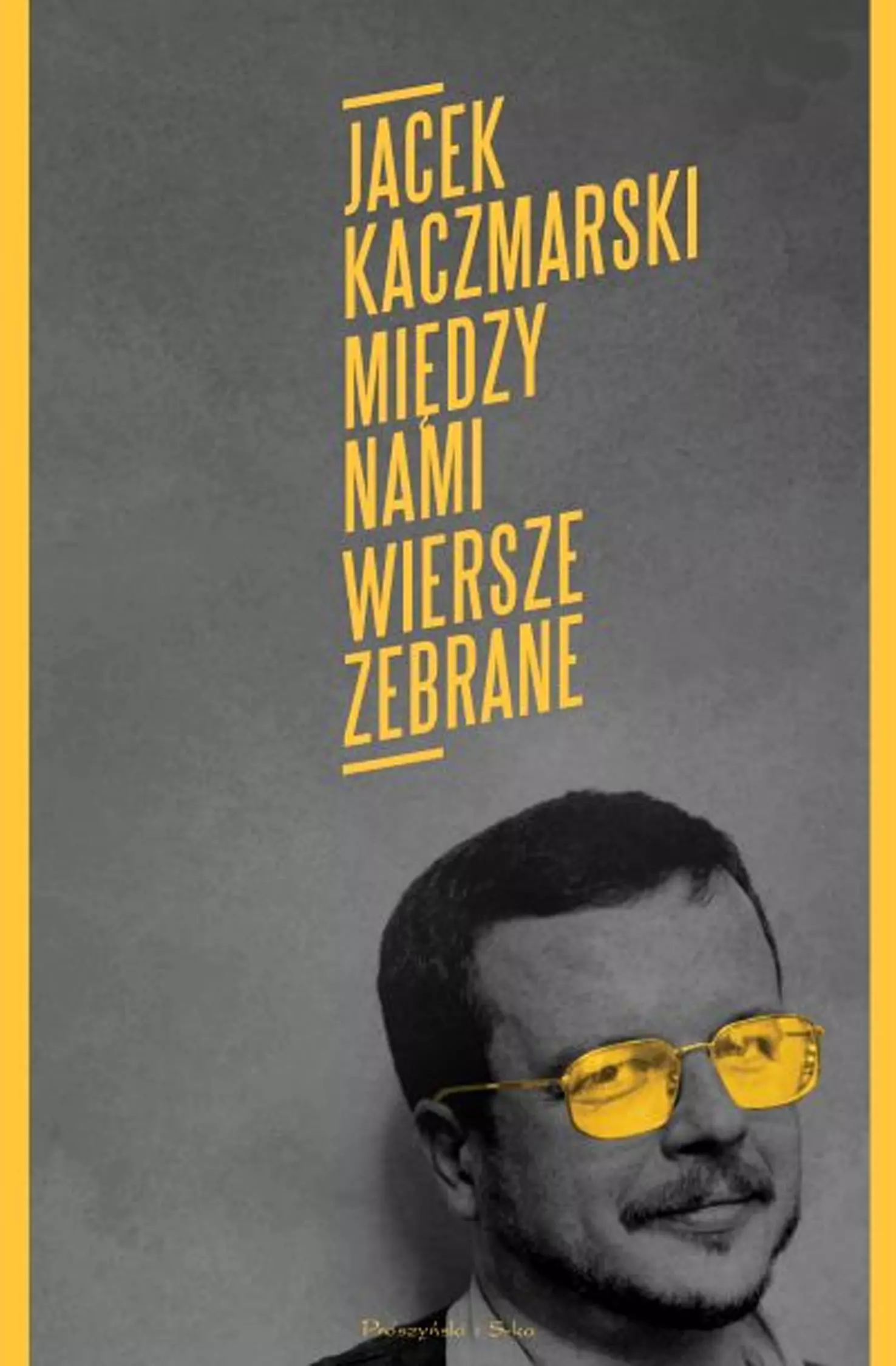 Między nami. Wiersze zebrane - Książki