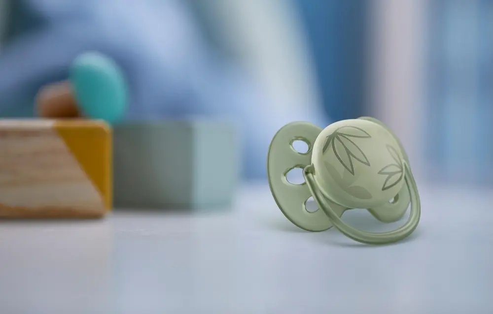 Smoczek Philips Avent Ultra Soft silikonowy supermiękki 0-6m 2 szt. + etui - Zabawki
