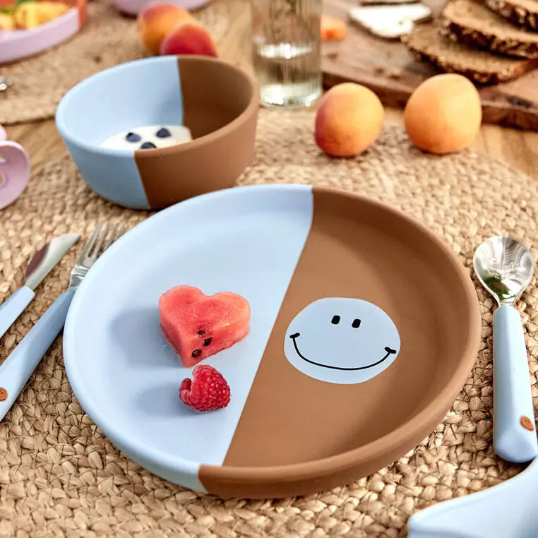 Lassig Talerzyk silikonowy dla dzieci Happy Rascals Smile sky blue - Mama i dziecko