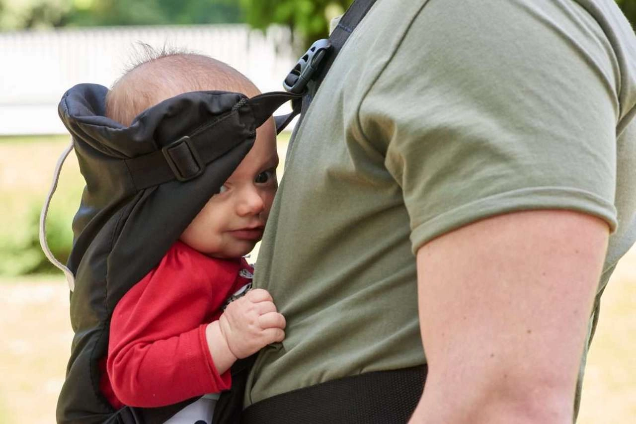 Nosidełko EasyFit, czarne - Mama i dziecko