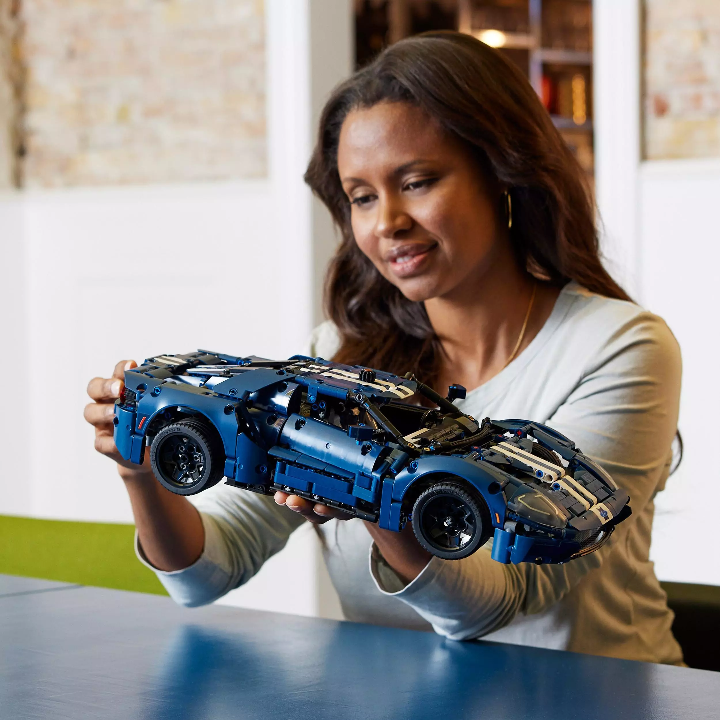 LEGO Technic Ford GT, wersja z 2022 roku 42154 - Zabawki