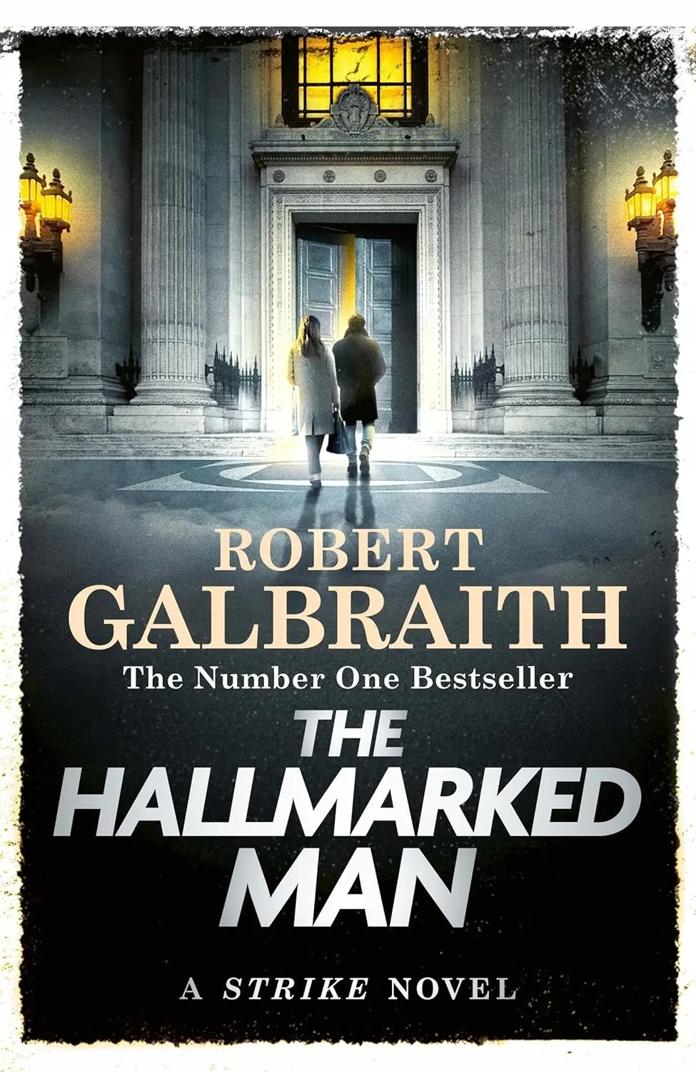 THE HALLMARKED MAN: CORMORAN STRIKE BOOK 8 - Książki