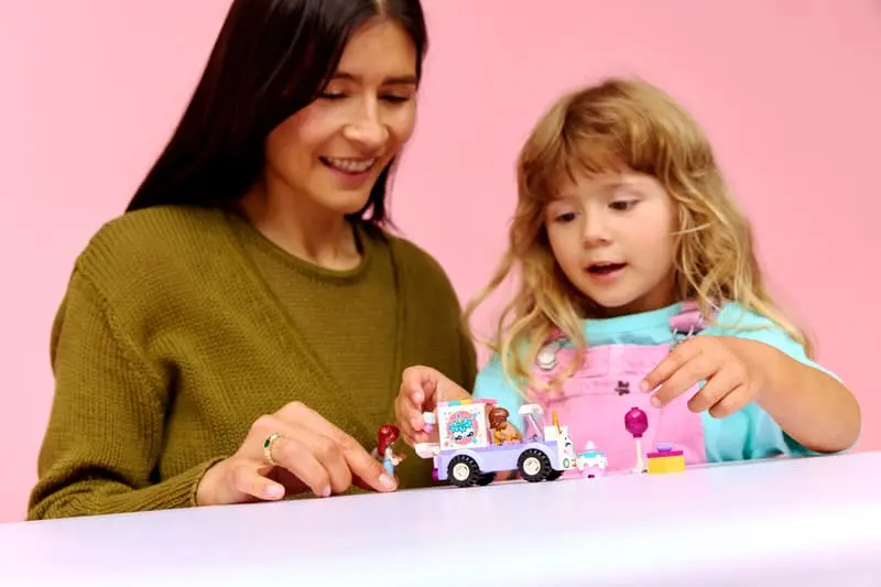 LEGO Friends Jednorożcowa dostawa tortu 42675 - Zabawki