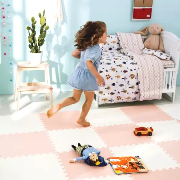 Duża mata piankowa puzzle Ricokids 60x60 cm 4 szt. brzoskwiniowo-biała - Zabawki