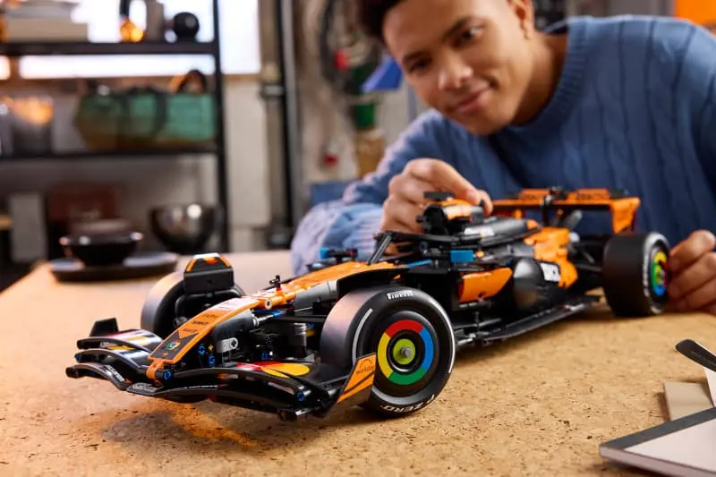 LEGO Technic Bolid McLaren MCL39 F1® 42228 - Zabawki