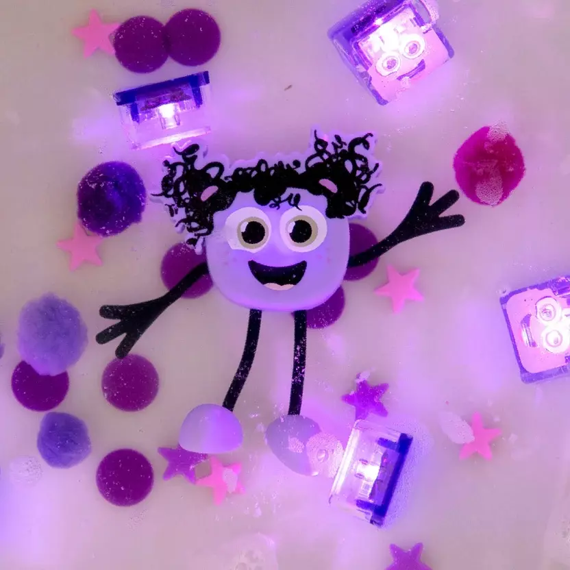 Glo Pals do kąpieli Lumi z 2 kostkami sensorycznymi świecącymi w wodzie - Zabawki