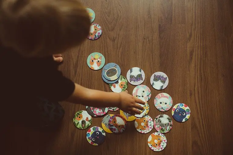 Mudpuppy Gra Mini Memory Koty - Papiernicze i szkolne