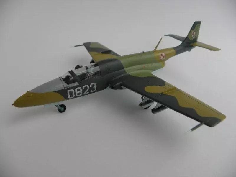 TS-11 Iskra 200BR, C-21, 1:72 - Zabawki