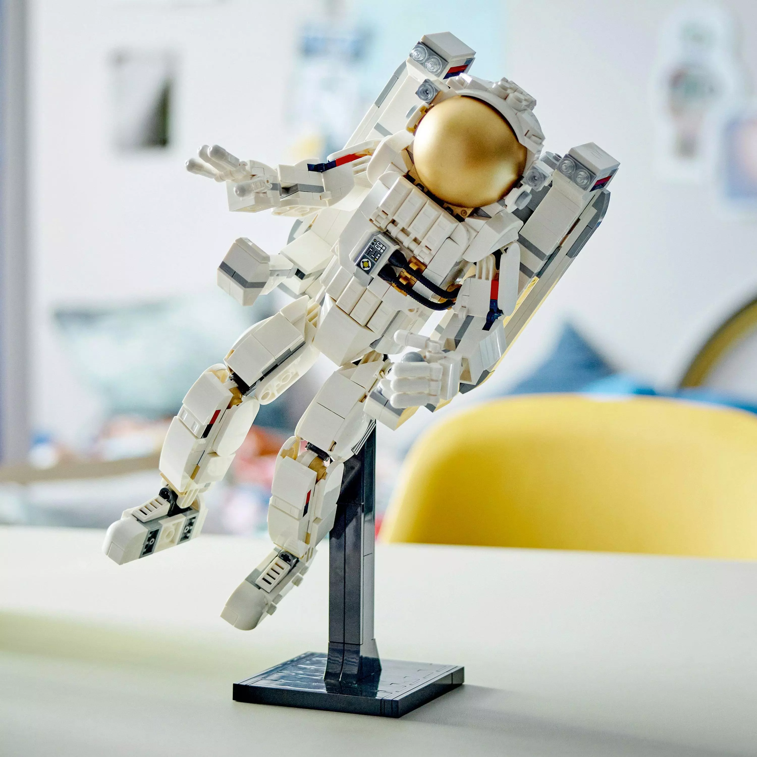 LEGO Creator 3 w 1 Astronauta 31152 - Zabawki