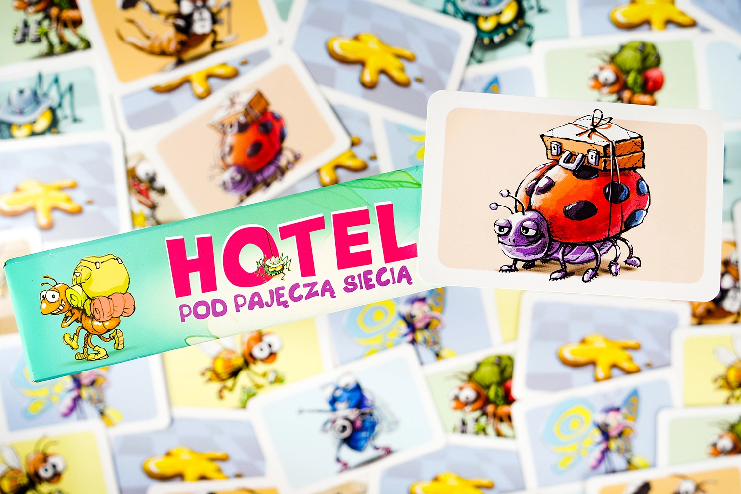 Hotel pod pajęczą siecią - Gry