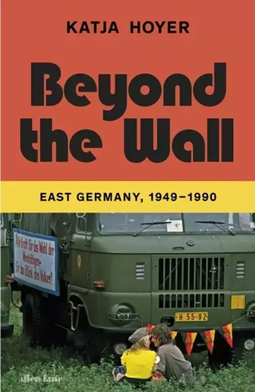 Beyond the Wall - Książki